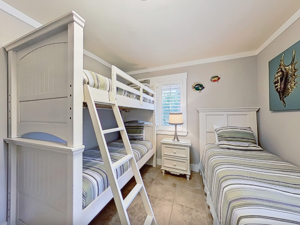 Coastal Retreat: Hilton Head Oasis with Heated Pool